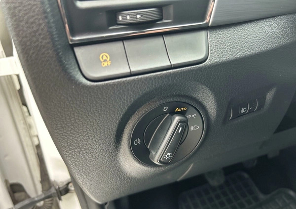 Skoda Fabia cena 47900 przebieg: 61915, rok produkcji 2019 z Karczew małe 326